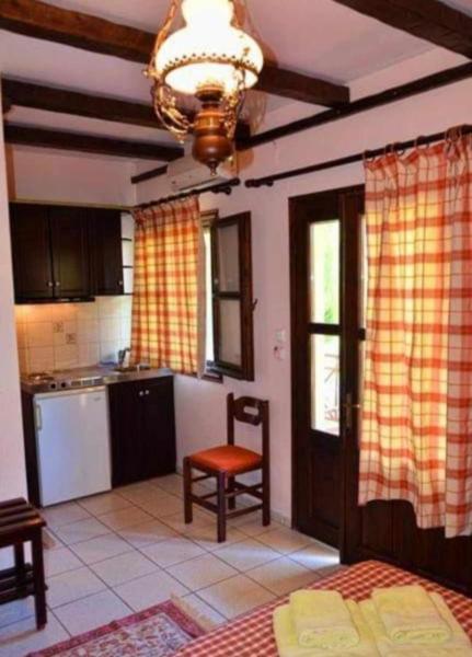 Hotel Maria خْريسيا أموذيا المظهر الخارجي الصورة