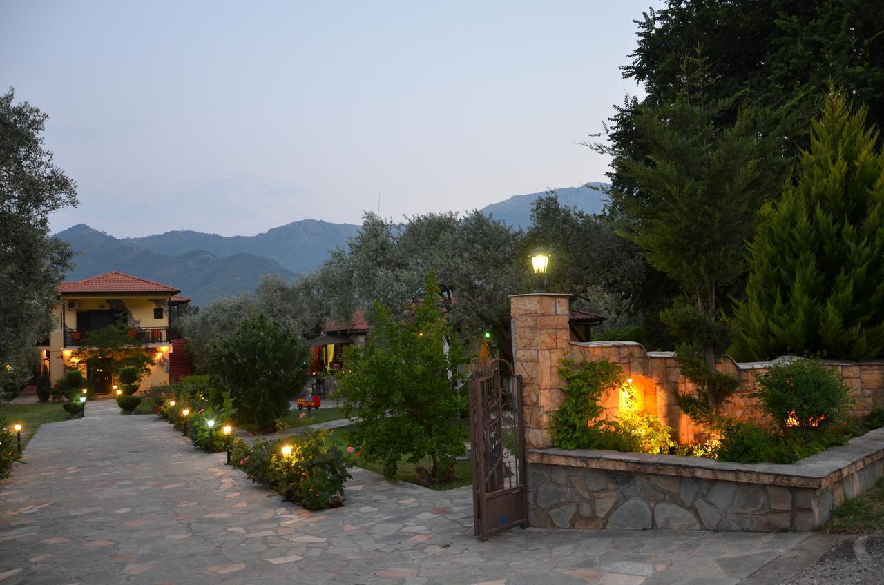 Hotel Maria خْريسيا أموذيا المظهر الخارجي الصورة