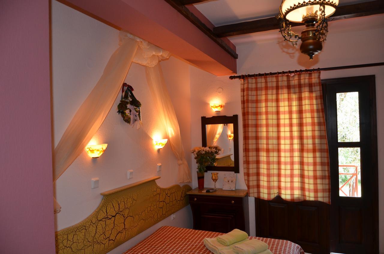 Hotel Maria خْريسيا أموذيا المظهر الخارجي الصورة