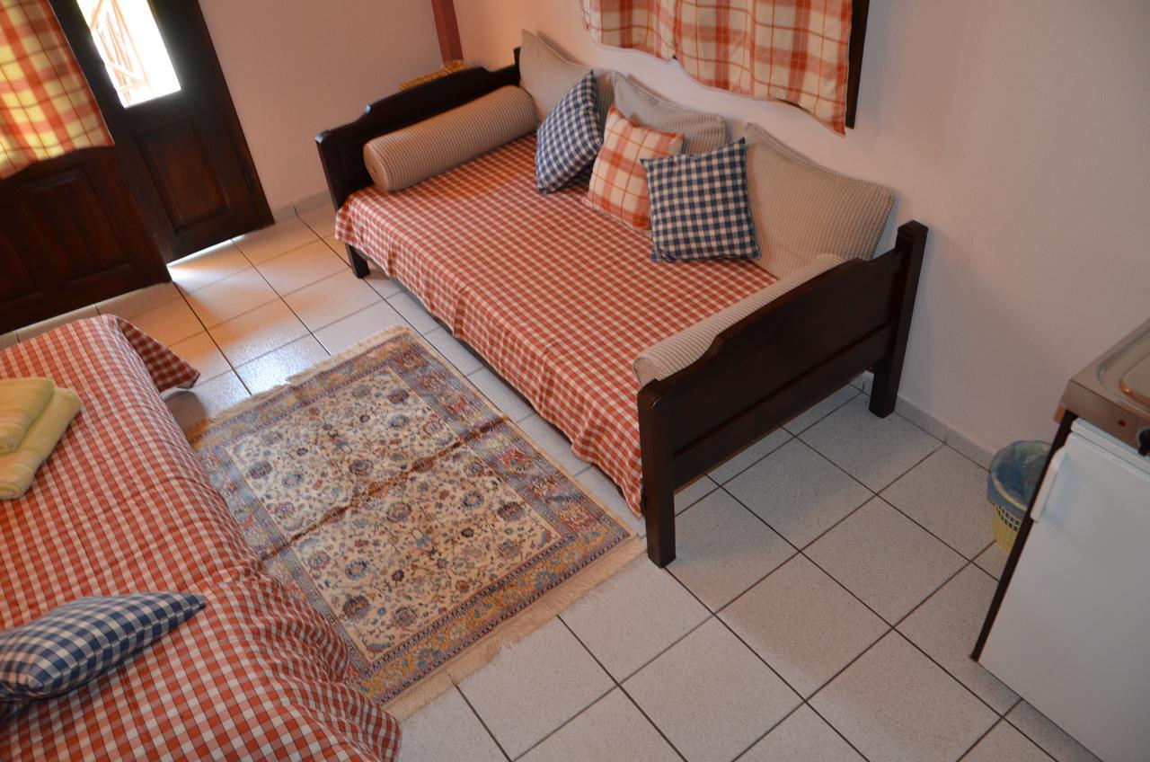 Hotel Maria خْريسيا أموذيا المظهر الخارجي الصورة