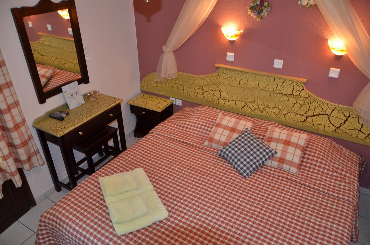 Hotel Maria خْريسيا أموذيا المظهر الخارجي الصورة